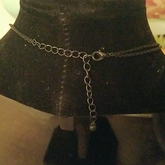 Delicate statement necklace - Picture 3 of 3